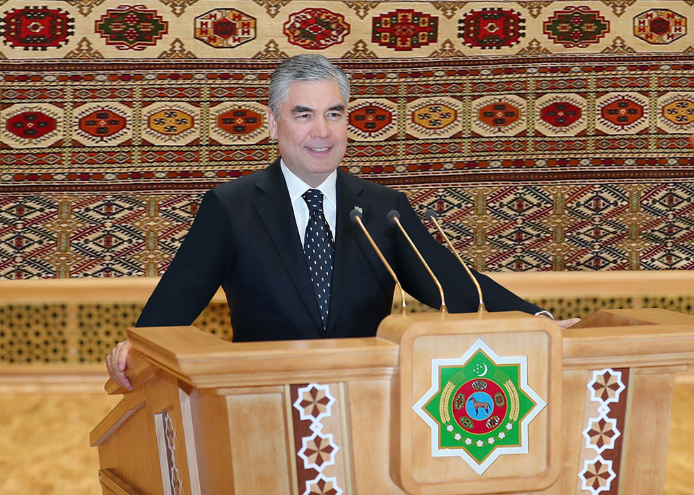 Президент туркмении биография фото